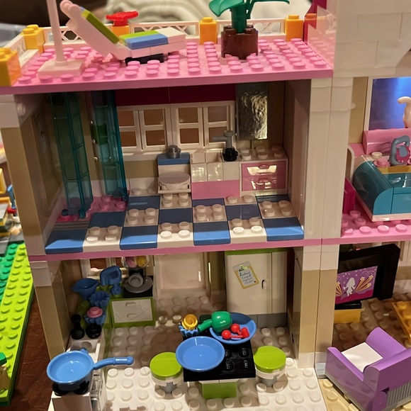 Retired LEGO Friends, Olivia's House - 3315 - Picture 7 of 8